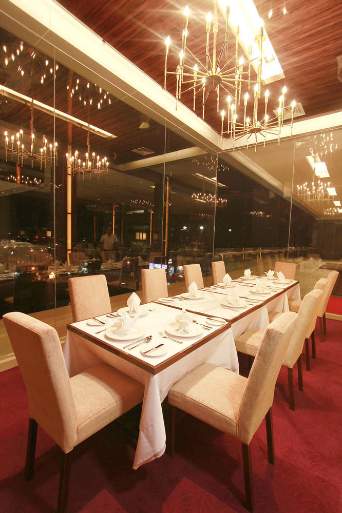 Royal Asnof Hotel Pekanbaru Exterior foto