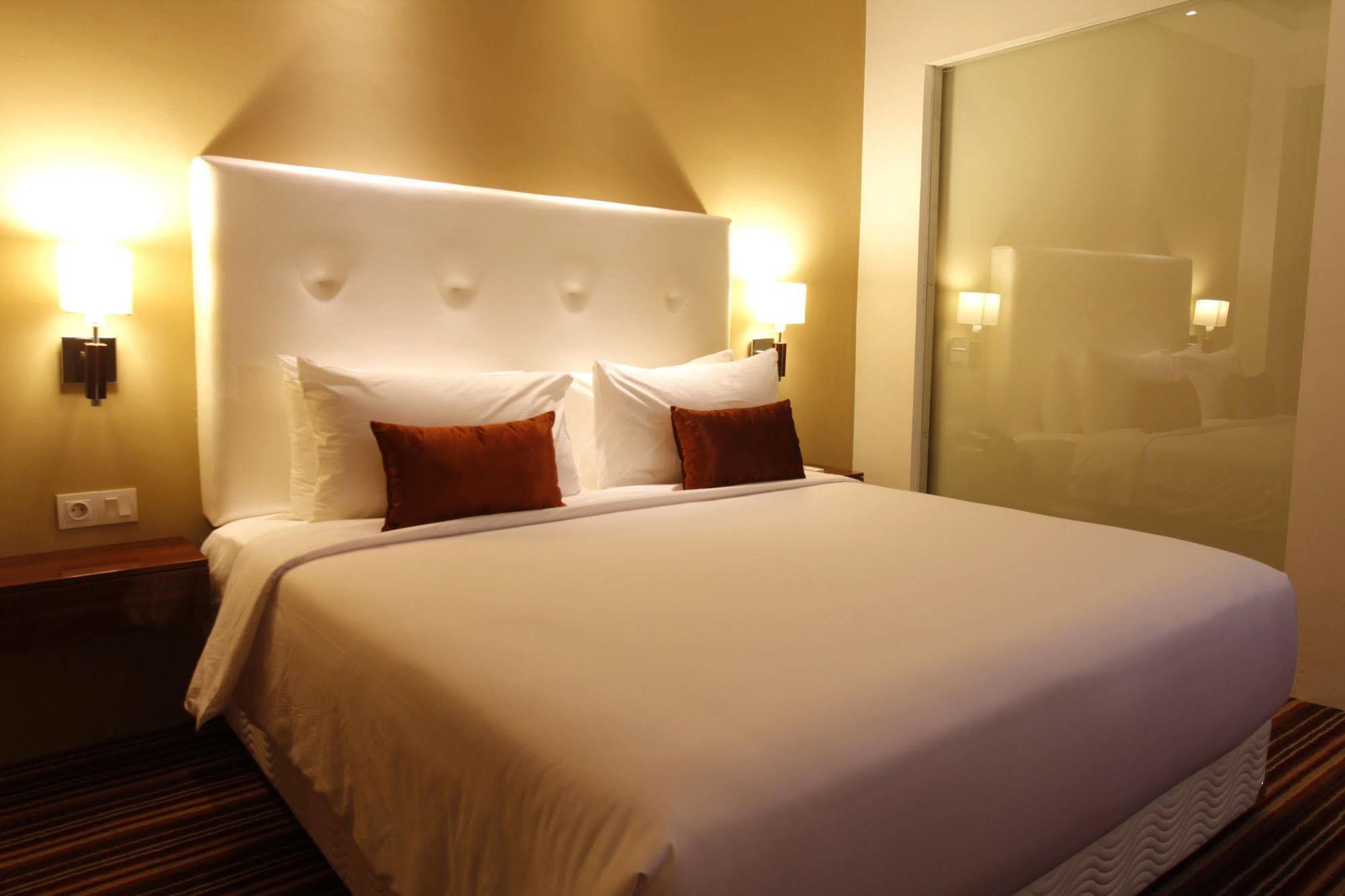 Royal Asnof Hotel Pekanbaru Exterior foto